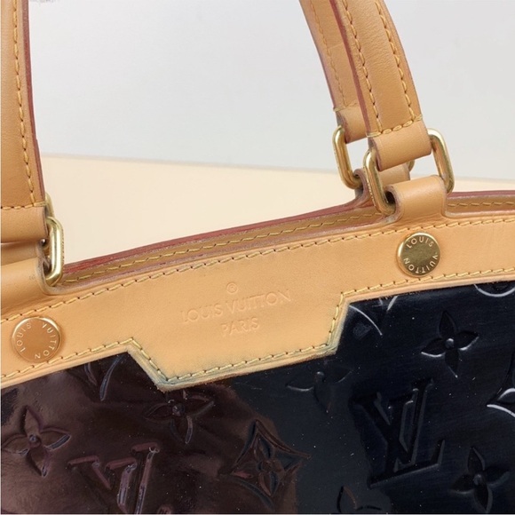 LOUIS VUITTON / Black Vernis MM
(AUTHENTIC) - Picture 4 of 15
